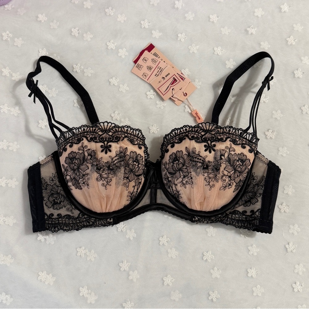 5 bras for $46! US-32B Nice Quality Embroidery Soft Underwire Bra New With Tags
